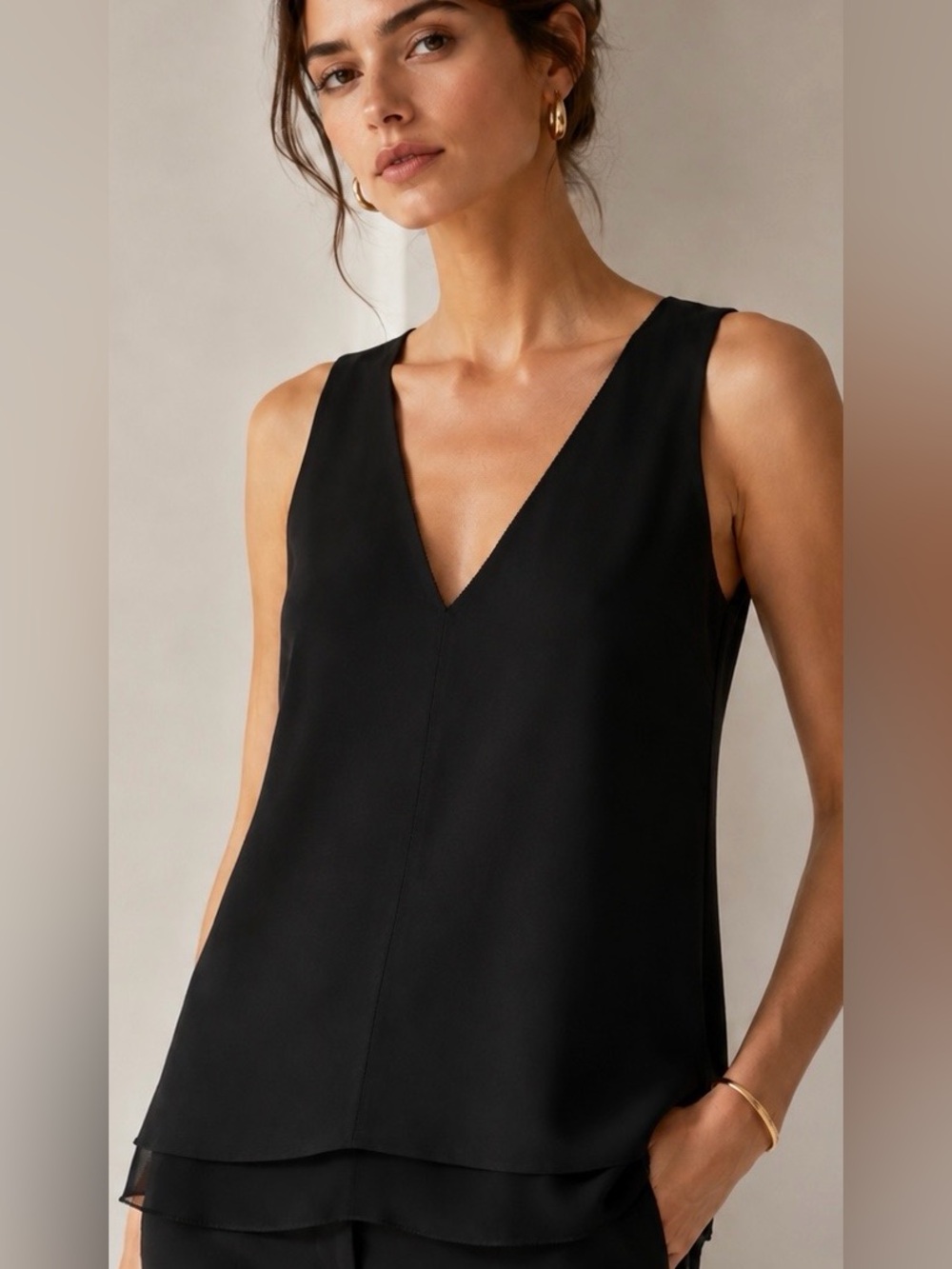 cooper & ella Black V-Neck Sleeveless Top - Size M